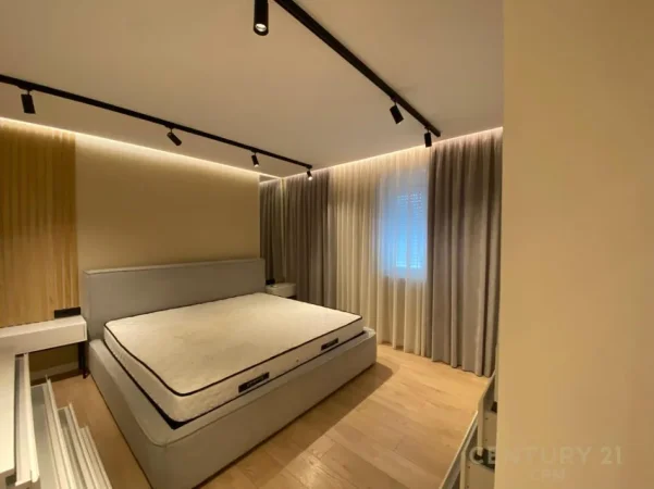Tirane, jepet me qera apartament 2+1 Kati 6, 105 m² 1.100 € (rruga e kosovareve)