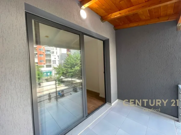 Tirane, shitet apartament 1+1+Ballkon Kati 1, 67 m² 112.000 € (astir tek 2 palmat)
