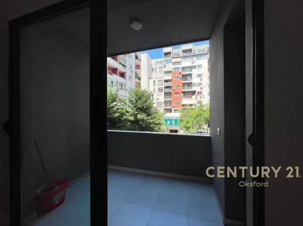 Tirane, shitet apartament 1+1+Ballkon Kati 1, 67 m² 112.000 € (astir tek 2 palmat)