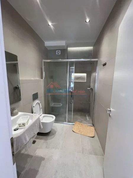 Tirane, jepet me qera apartament 2+1+Ballkon Kati 7, 108 m² 900 € (Rruga Dritan Hoxha)