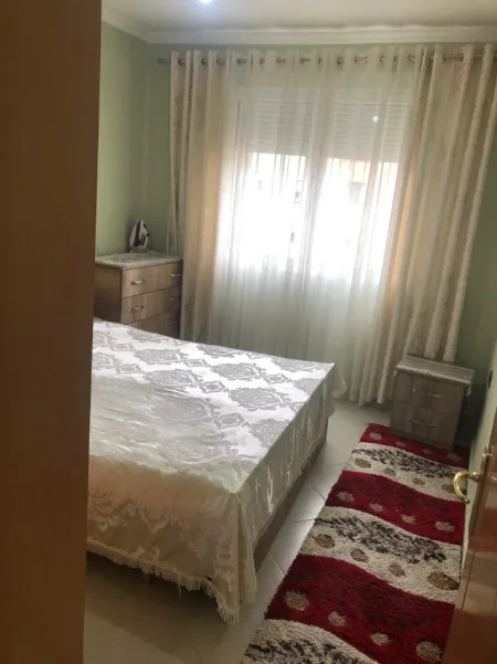 Tirane, jepet me qera apartament 2+1 Kati 4, 80 m² 600 € (Myslym Shyr tek BKT)
