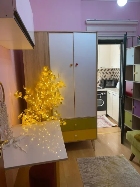 Tirane, jepet me qera apartament 2+1 Kati 8, 70 m² 800 € (Qender)