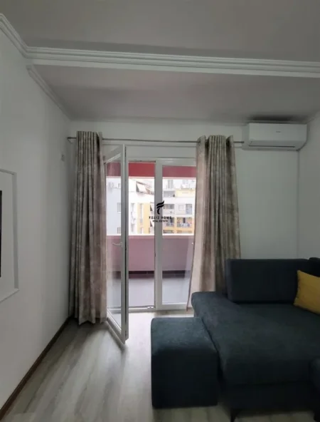 Tirane, jepet me qera apartament 1+1 Kati 4, 70 m² 550 € (OXHAKU)