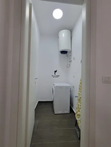 Tirane, jepet me qera apartament 1+1 Kati 4, 70 m² 550 € (OXHAKU)