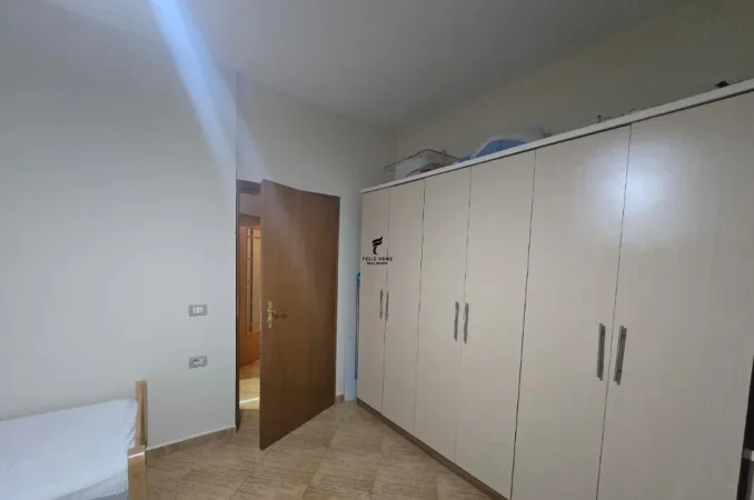 Tirane, jepet me qera apartament 2+1 Kati 5, 105 m² 800 € (RRUGA E KOSOVAREVE)