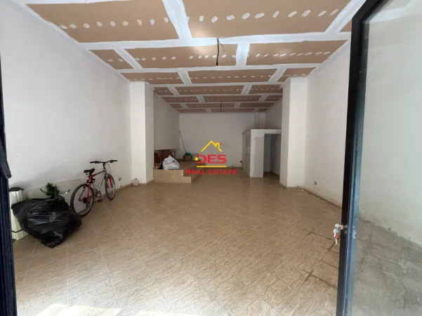 Vlore, shitet ambjent biznesi Kati 0, 70 m² 140.000 € (Lungomare)