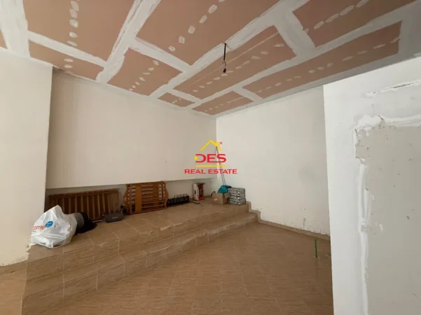Vlore, shitet ambjent biznesi Kati 0, 70 m² 140.000 € (Lungomare)