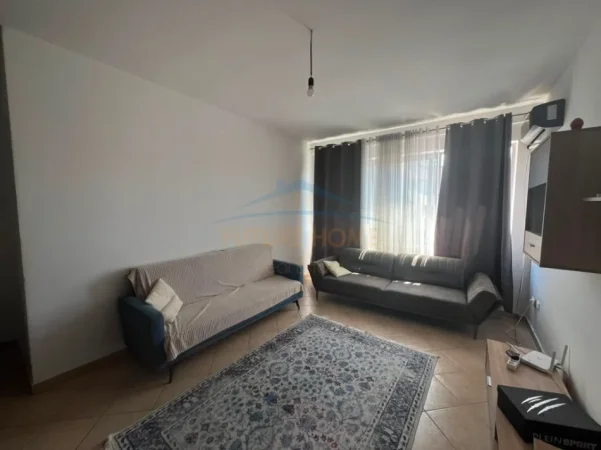 Tirane, jepet me qera apartament 1+1+Ballkon Kati 9, 63 m² 450 € (Unaza e Re)
