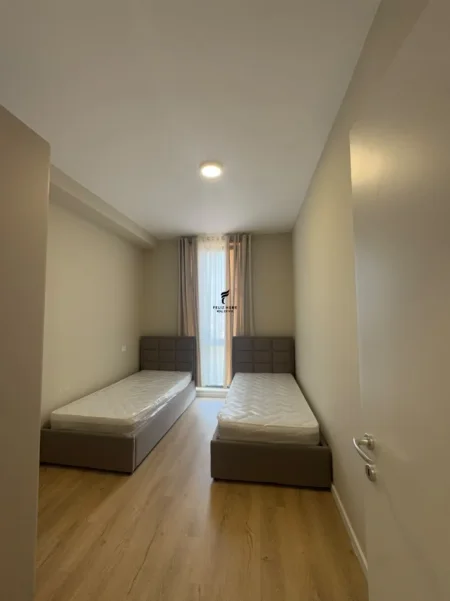 Tirane, jepet me qera apartament 2+1 Kati 8, 78 m² 700 € (BULEVARDI I RI)