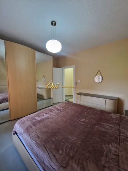 Tirane, jepet me qera apartament 2+1 Kati 3, 100 m² 900 € (RRUGA E KOSOVAREVE)