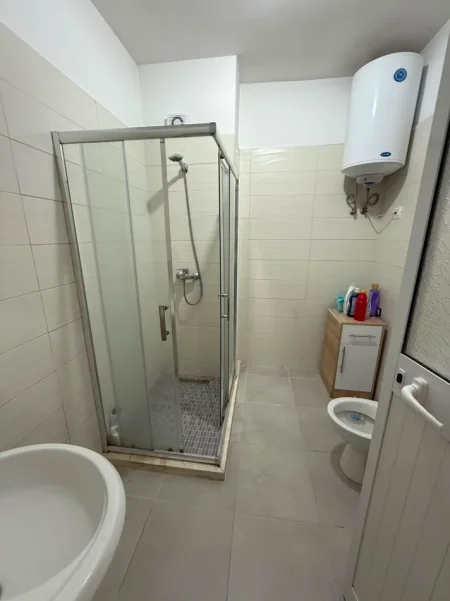Tirane, shitet 1+1 Kati 4, 52 m² 79.500 € (Misto Mame)