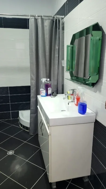 Tirane, jepet me qera apartament 1+1 Kati 4, 70 m² 450 € (ASTIR)