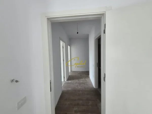 Tirane, shitet apartament 2+1 Kati 2, 110 m² 220.000 € (XHAMLLIKU)