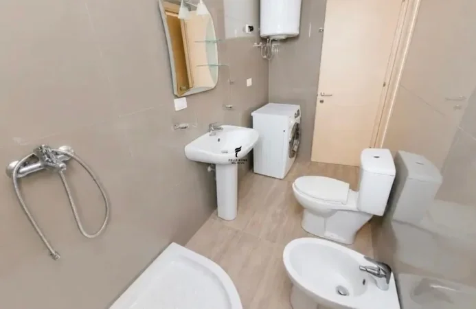 Tirane, jepet me qera apartament 2+1 Kati 4, 100 m² 700 € (KOPSHTI ZOOLOGJIK)