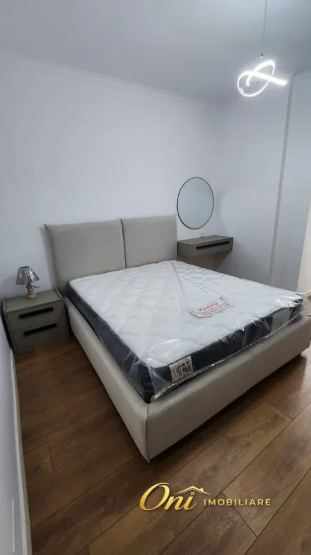 Tirane, jepet me qera apartament 2+1 Kati 4, 95 m² 730 € (RRUGA E DIBRES)