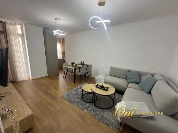 Tirane, jepet me qera apartament 2+1 Kati 4, 95 m² 730 € (RRUGA E DIBRES)