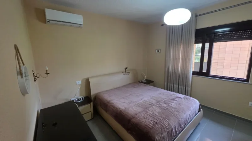 Tirane, jepet me qera apartament 2+1 Kati 3, 100 m² 900 € (RRUGA E KOSOVAREVE)