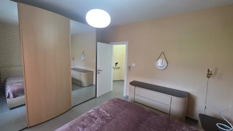 Tirane, jepet me qera apartament 2+1 Kati 3, 100 m² 900 € (RRUGA E KOSOVAREVE)