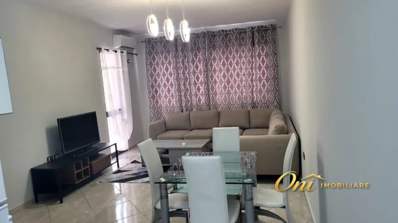 Tirane, jepet me qera apartament 1+1 Kati 4, 55 m² 450 € (BULEVARDI MIGJENI)