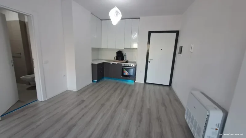 Tirane, jepet me qera apartament 1+1+Ballkon Kati 3, 73 m² 550 € (Laprake)