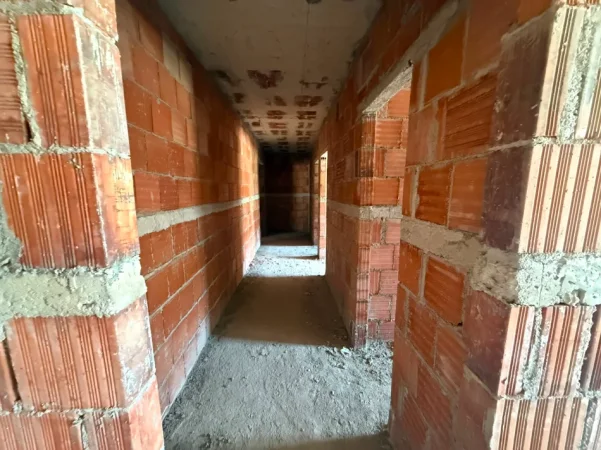 Tirane, shitet apartament 2+1+Ballkon Kati 1, 117 m² 123.000 € (Rruga Lidhja e Prizrenit)