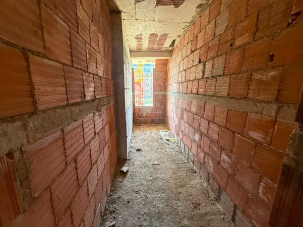 Tirane, shitet apartament 2+1+Ballkon Kati 1, 117 m² 123.000 € (Rruga Lidhja e Prizrenit)