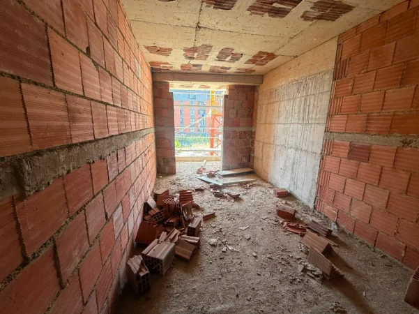 Tirane, shitet apartament 2+1+Ballkon Kati 1, 117 m² 123.000 € (Rruga Lidhja e Prizrenit)