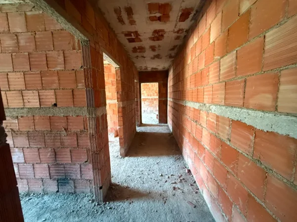 Tirane, shitet apartament 2+1+Ballkon Kati 1, 117 m² 123.000 € (Rruga Lidhja e Prizrenit)