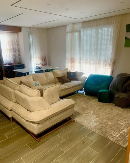 Tirane, jepet me qera nga Pronari, pa-komision apartament 3+1 Kati 9, 120 m² 1.040 € 