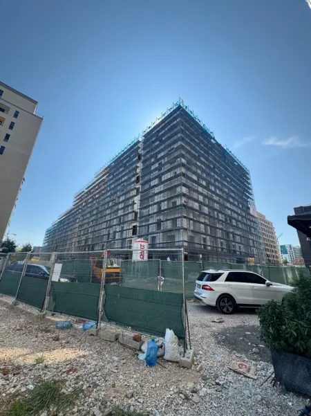 Tirane, shitet apartament 2+1+Aneks+Ballkon Kati 4, 108 m² 166.200 € (Fusha Aviacionit)