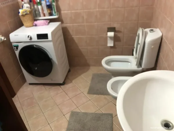 Tirane, jepet me qera apartament 1+1+Ballkon Kati 2, 70 m² 540 € (komuna e parisit)