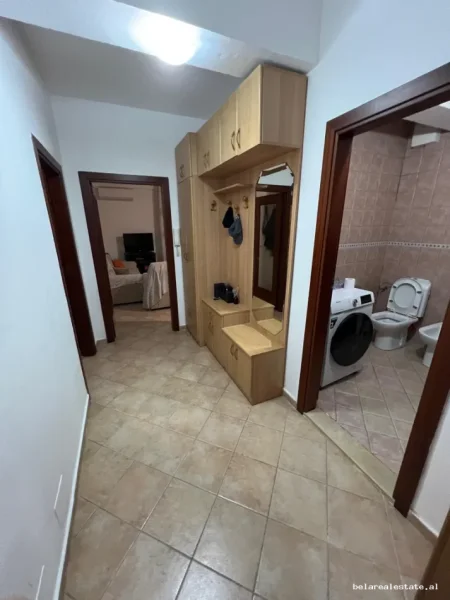 Tirane, jepet me qera apartament 1+1+Ballkon Kati 2, 70 m² 540 € (komuna e parisit)
