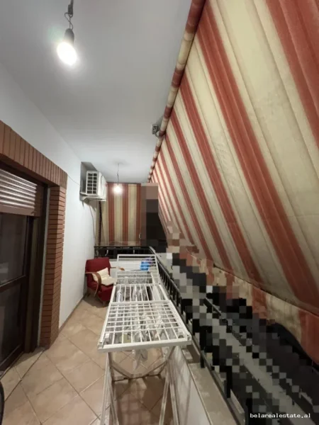 Tirane, jepet me qera apartament 1+1+Ballkon Kati 2, 70 m² 540 € (komuna e parisit)