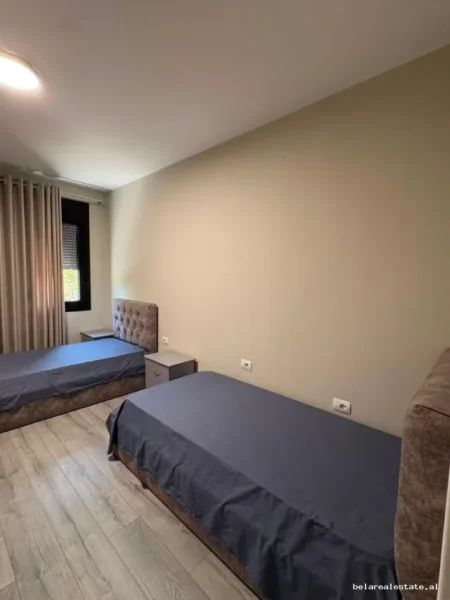 Tirane, jepet me qera apartament 2+1+Ballkon Kati 1, 110 m² 750 € (yzberisht)