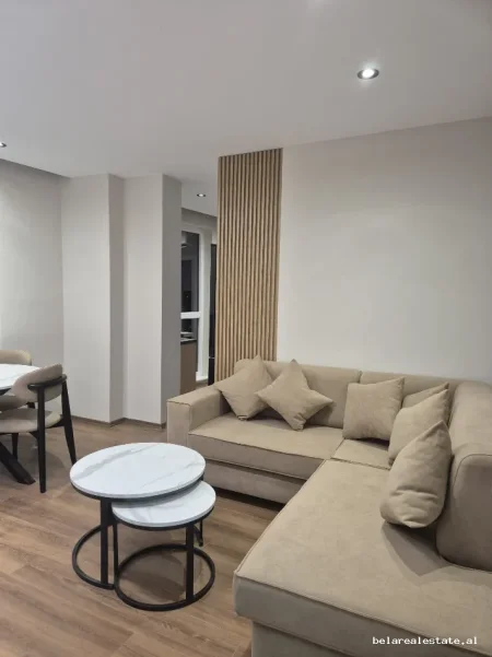 Tirane, jepet me qera apartament 1+1+Ballkon Kati 7, 60 m² 590 € (Rruga e Dibres)