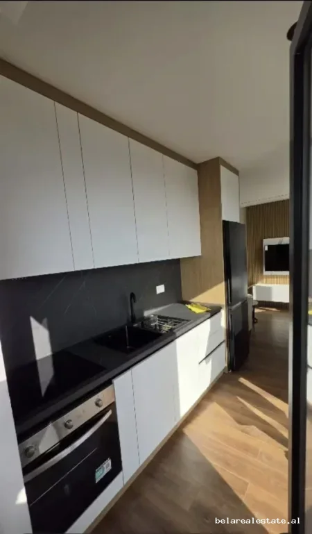 Tirane, jepet me qera apartament 1+1+Ballkon Kati 7, 60 m² 590 € (Rruga e Dibres)