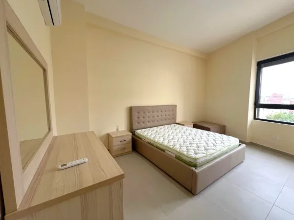 Tirane, jepet me qera apartament 2+1+Ballkon Kati 1, 95 m² 550 € (Rezidenca Mangalem)