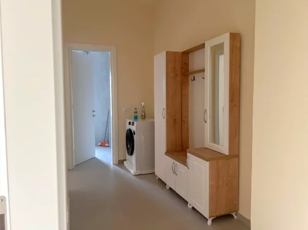 Tirane, jepet me qera apartament 2+1+Ballkon Kati 1, 95 m² 550 € (Rezidenca Mangalem)