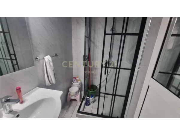 Tirane, shitet apartament 1+1 Kati 1, 82 m² 120.000 € (don bosko)