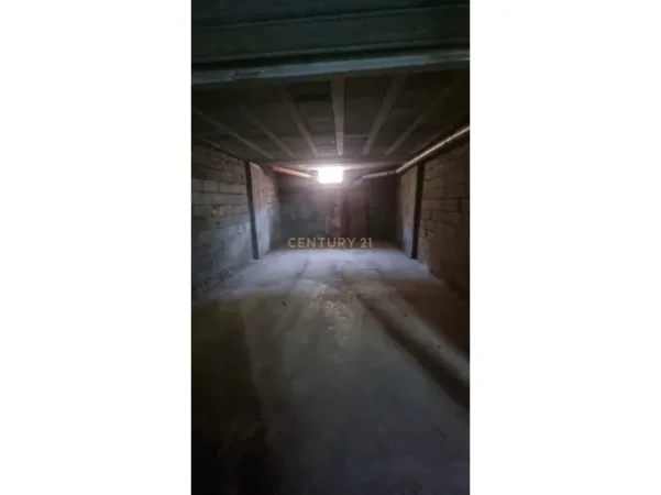 Tirane, shitet apartament 1+1 Kati 1, 82 m² 120.000 € (don bosko)