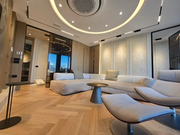 Tirane, shitet apartament 1+1 Kati 7, 180 m² (Lake View)