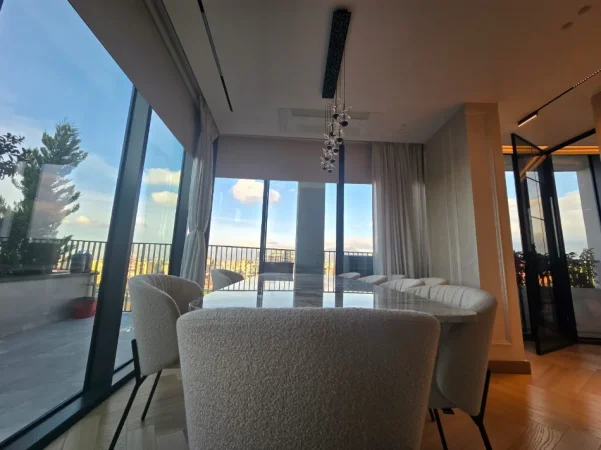 Tirane, shitet apartament 1+1 Kati 7, 180 m² (Lake View)
