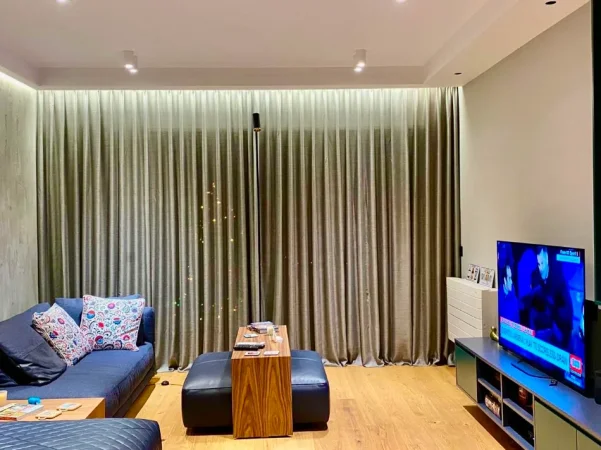 Tirane, jepet me qera apartament 1+1 , 81 m² (delijorgji)