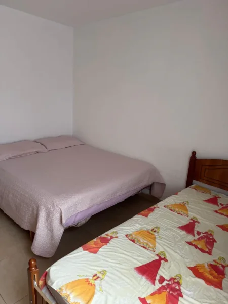 Tirane, jepet me qera apartament 1+1+Ballkon Kati 4, 60 m² 350 € (Spitali Ushtarak)