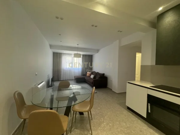 Tirane, jepet me qera apartament 2+1 Kati 3, 155 m² 1.450 € (blloku prane sheshit willson)