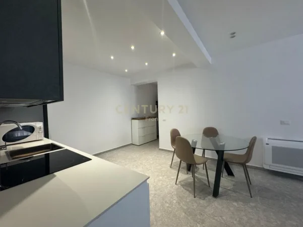 Tirane, jepet me qera apartament 2+1 Kati 3, 155 m² 1.450 € (blloku prane sheshit willson)