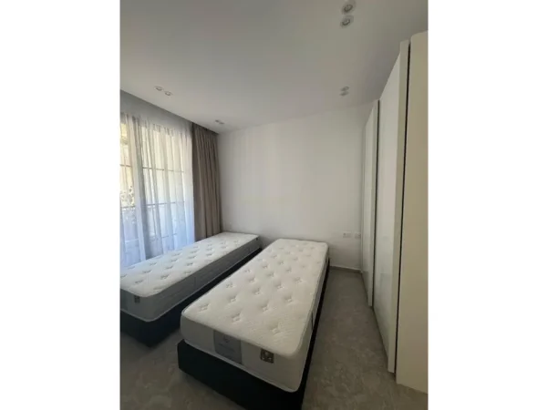 Tirane, jepet me qera apartament 2+1 Kati 3, 155 m² 1.450 € (blloku prane sheshit willson)