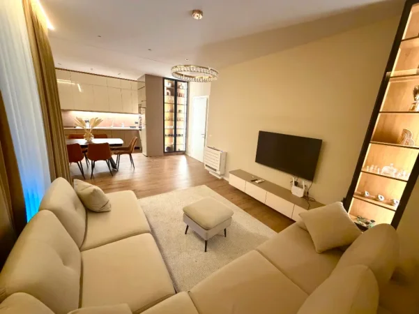 Tirane, jepet me qera apartament 1+1 Kati 6, 120 m² 1.100 € (Qemal Stafa)