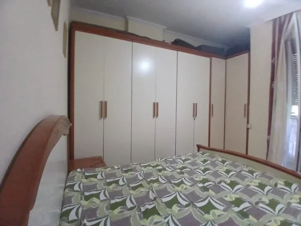 Tirane, jepet me qera apartament 1+1 Kati 4, 72 m² 450 € (Zogu i zi:Rr.Dritan Hoxha tek Fondi Besa)
