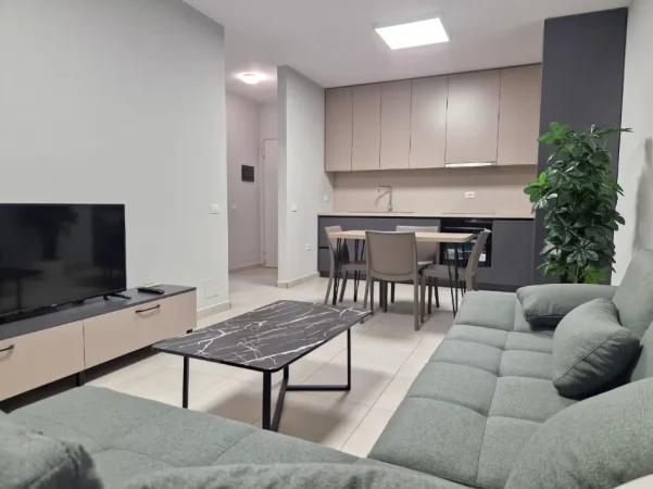 Tirane, jepet me qera apartament 1+1 Kati 4, 70 m² 550 € (21 DHJETORI)